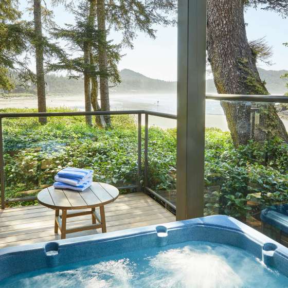 Hot tub with ocean view at Pacific Sands Beach House Pacific suite