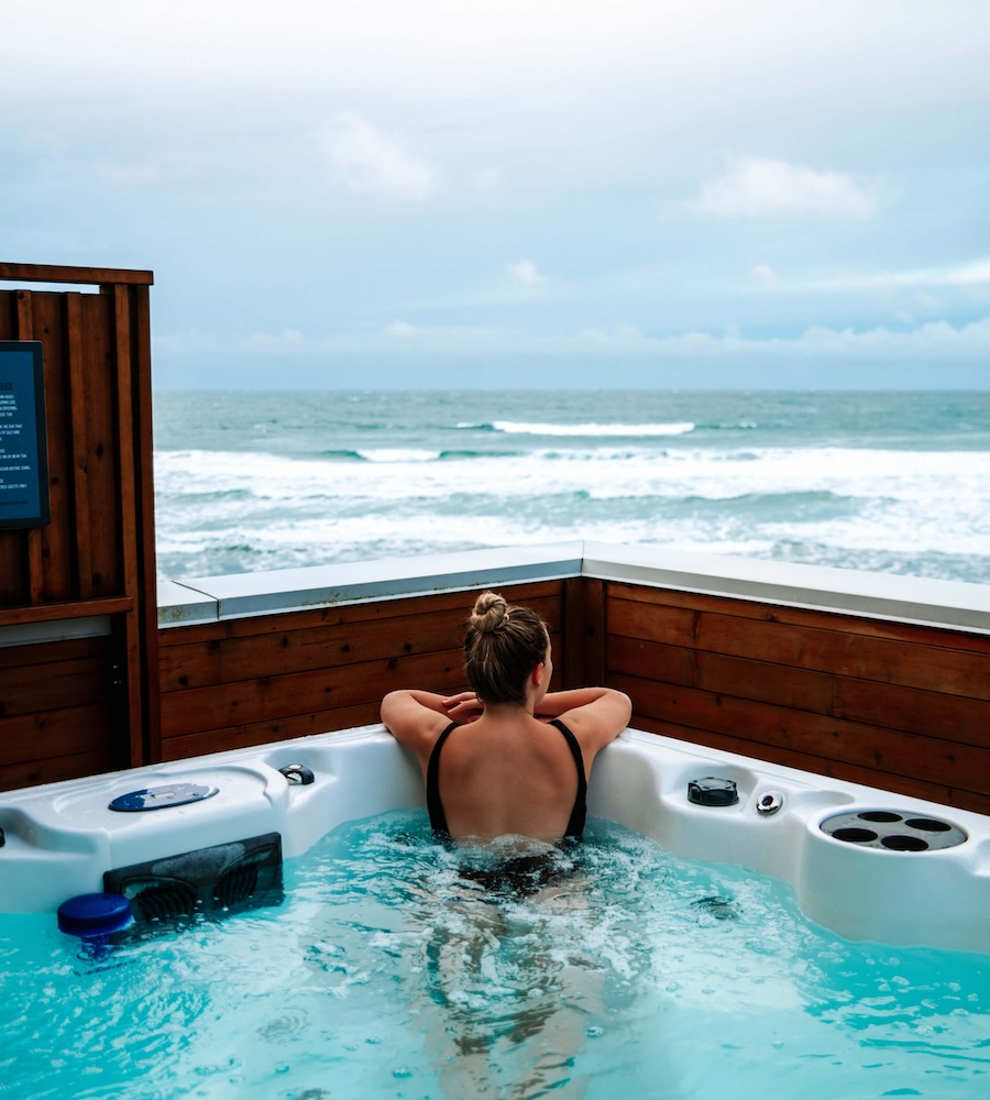 Whether you’re here to surf, celebrate, or simply reset, the Pacific Sands Silk & Snow Sanctuary Suite offers a new kind of luxury—one where beauty and comfort are deeply connected to place. Experience it in Tofino, BC.