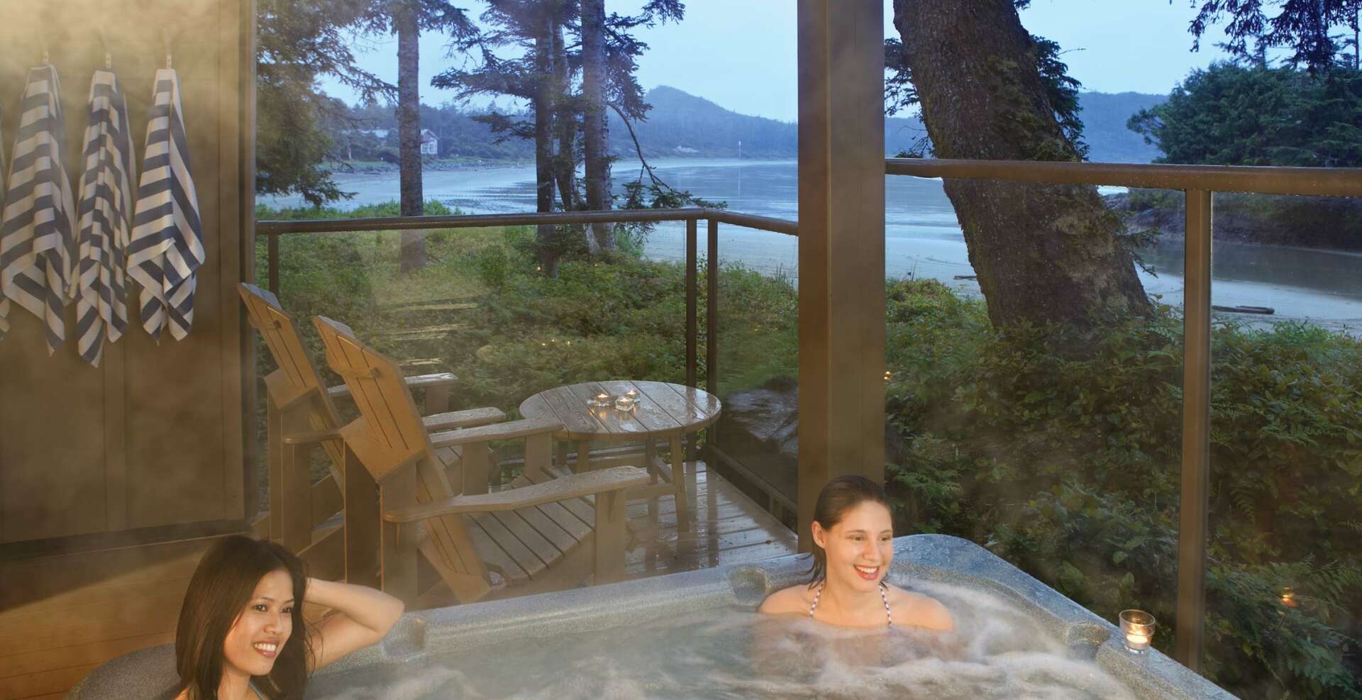 PS_BeachHouse_Pacific_HotTub_RMiles_02_2012_XL