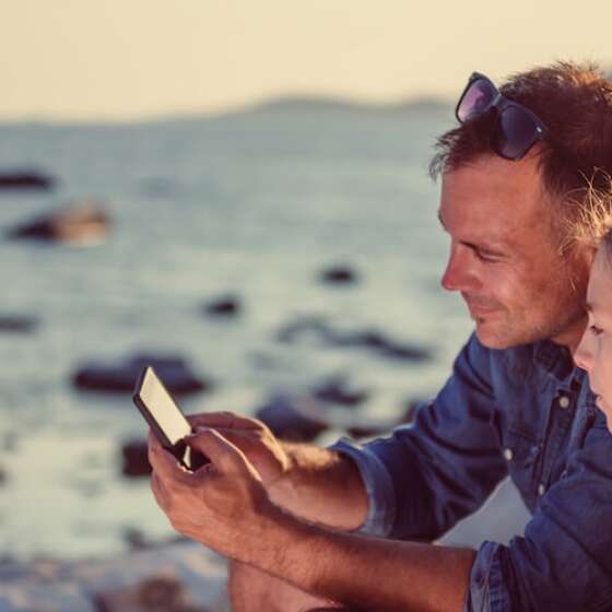 Texting and Vacationing Can Safely Mix