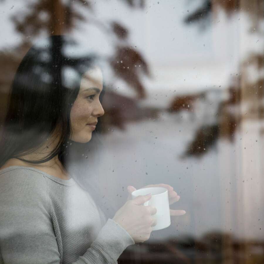 PS_Life_BH_GirlWindow_NHendrickson_3234_XL