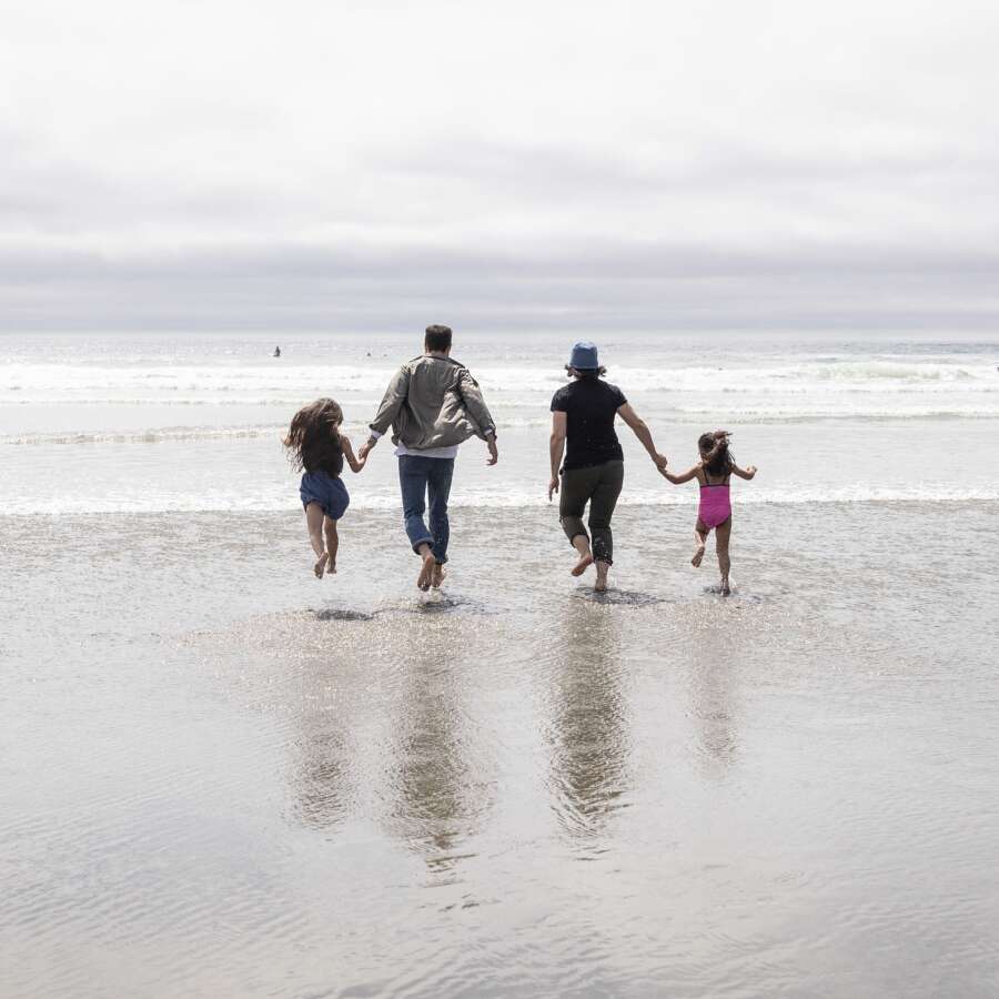 PS_Life_Beach_Family_NHendrickson_2022_3R2A2853-1