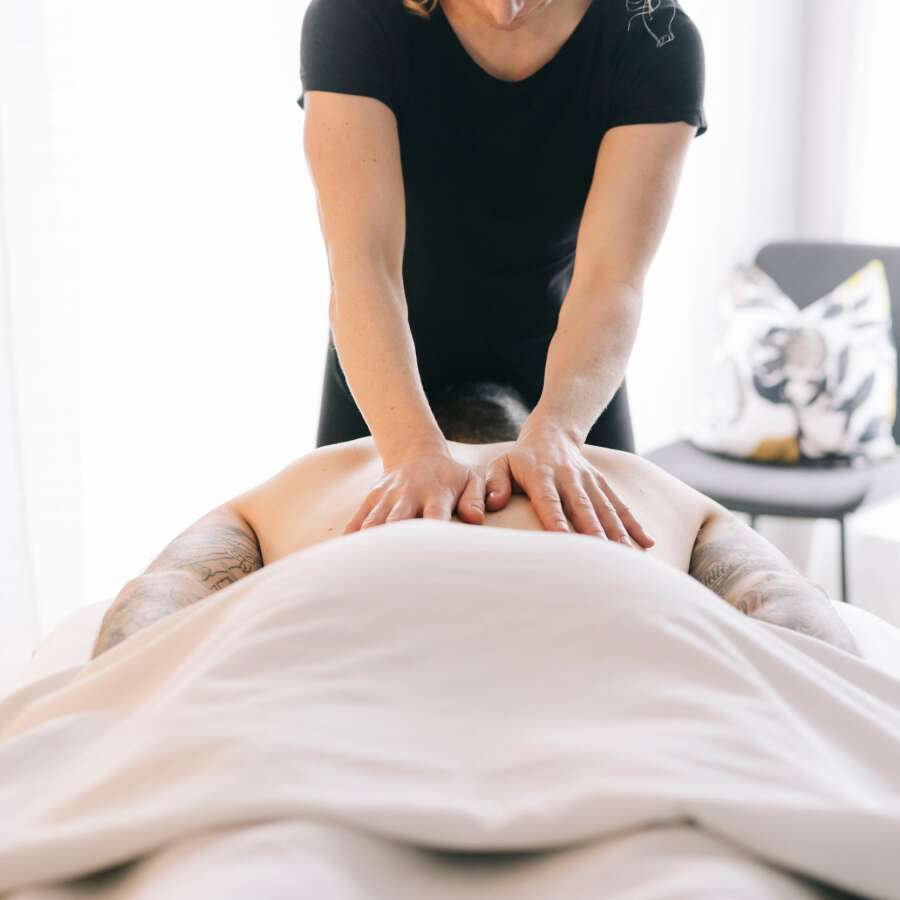 ByTheSeaMassage_massage+back